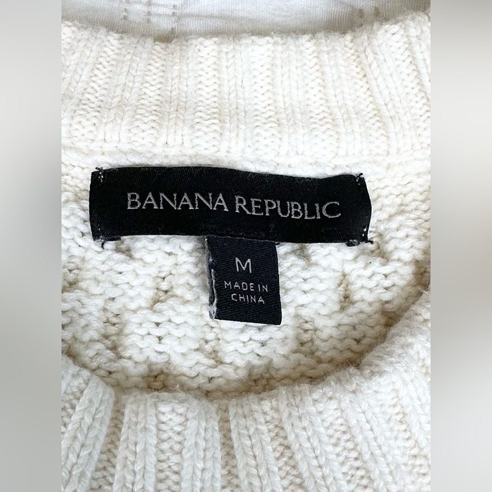 Banana Republic Women’s Cable Knit Sweater in Caribbean Sand Size Medium - Picture 9 of 10